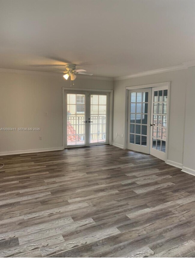 Building Photo - 323 Navarre Ave