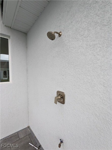 Building Photo - 3027 SW 16th Pl