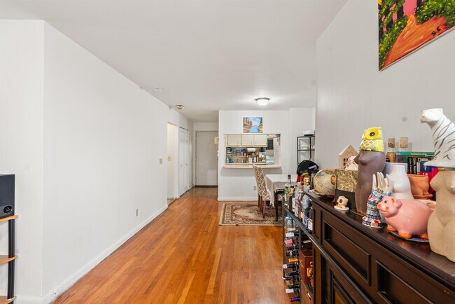 Building Photo - 43-49-49 Van Wagenen Ave