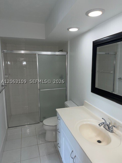 Building Photo - 100 Lakeview Dr