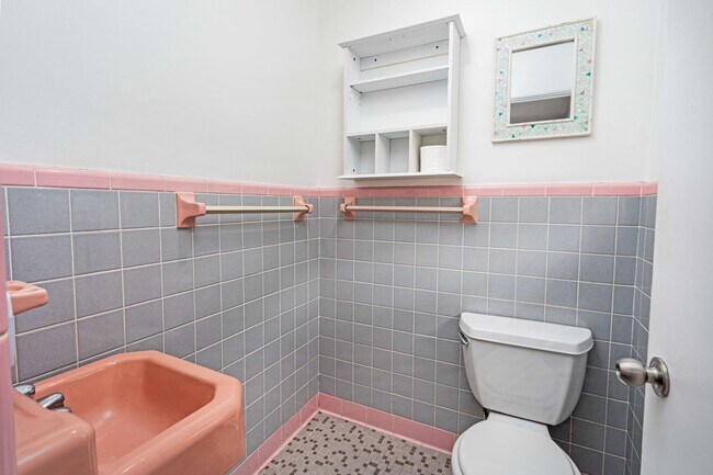 Building Photo - Port Orange 3 bed, 1.5 bath home directly ...