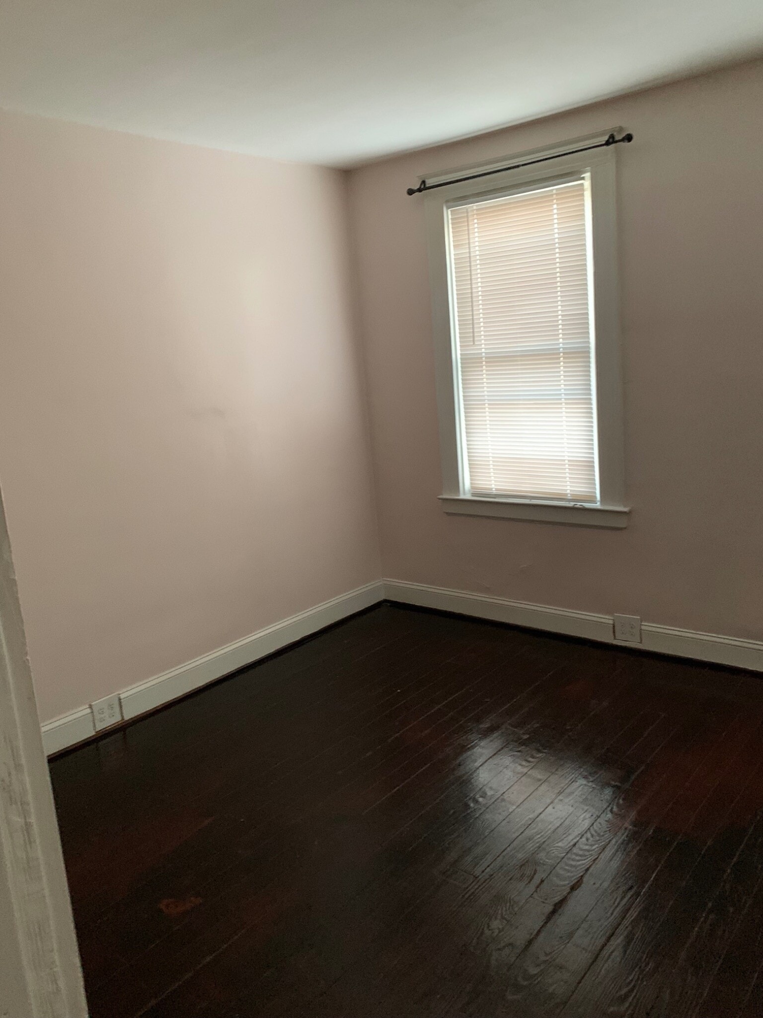 Building Photo - 3414 Ravenwood Ave