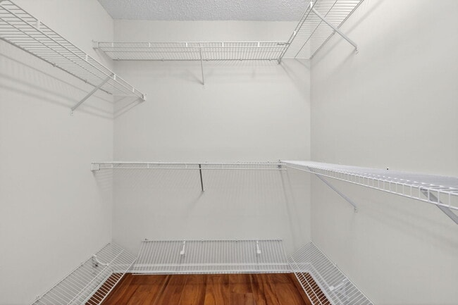 Building Photo - 870 NW 32nd Ave