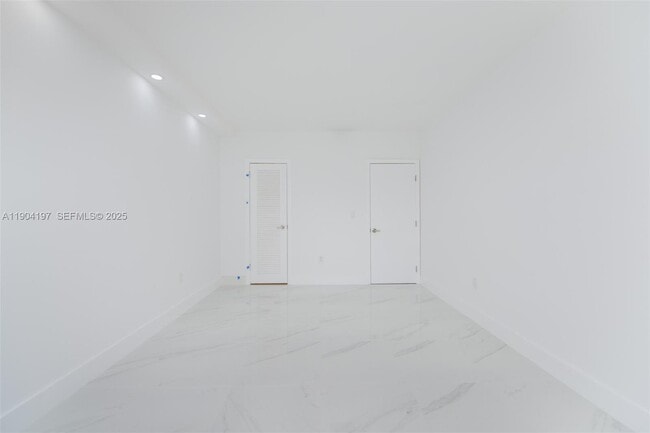 Building Photo - 1950 S Ocean Dr