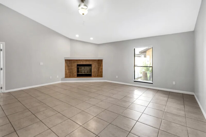 Building Photo - 11204 Shadybrook Dr