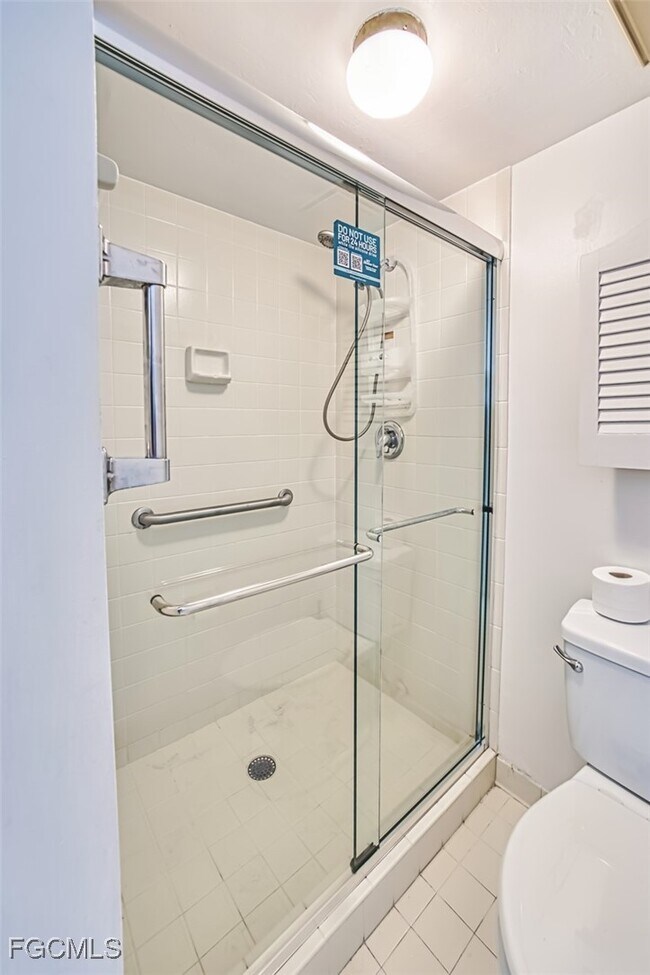 Building Photo - 226 3rd St