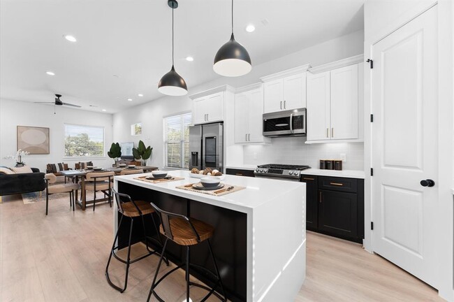 Building Photo - 808 Curtin St