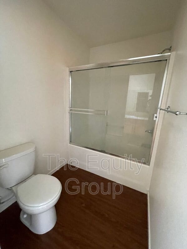 Building Photo - 2218 W Lark Ave