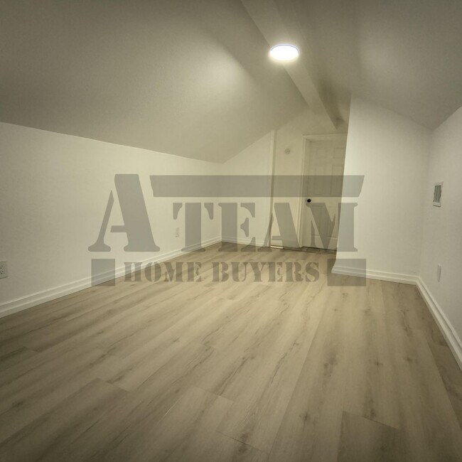 Building Photo - Fully remodeled 4-bedroom, 2-bathroom home