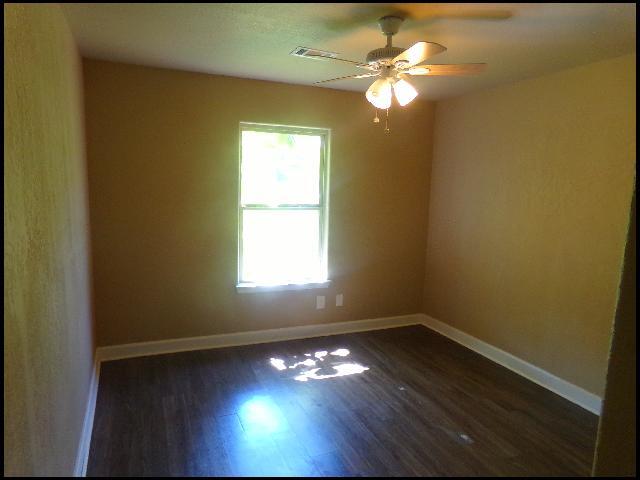Building Photo - 163 Charles Dr