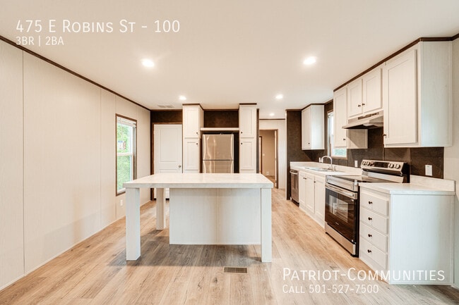 Building Photo - 475 E Robins St