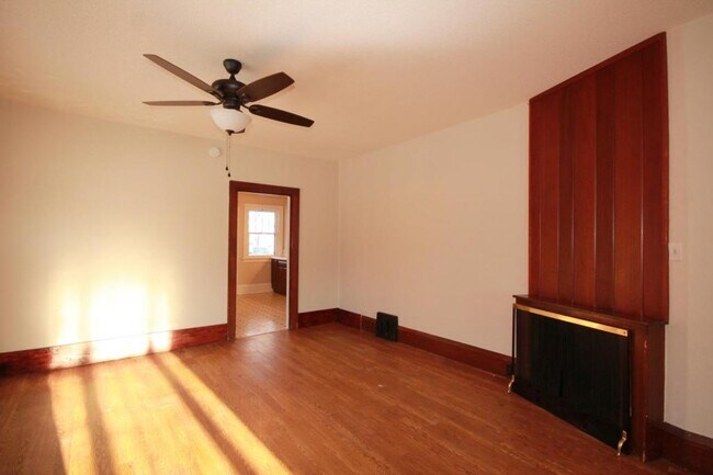 Building Photo - 910 / 912 N 4th St