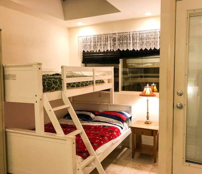 Building Photo - Amazing Townhouse in front of the beach and the ses. Gustavo Lopez AMSI