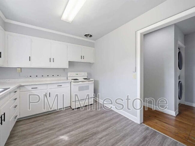 Building Photo - 323 N Potomac St