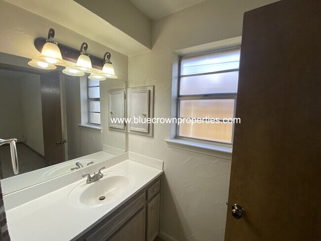 Building Photo - 1237 Mill Valley Dr