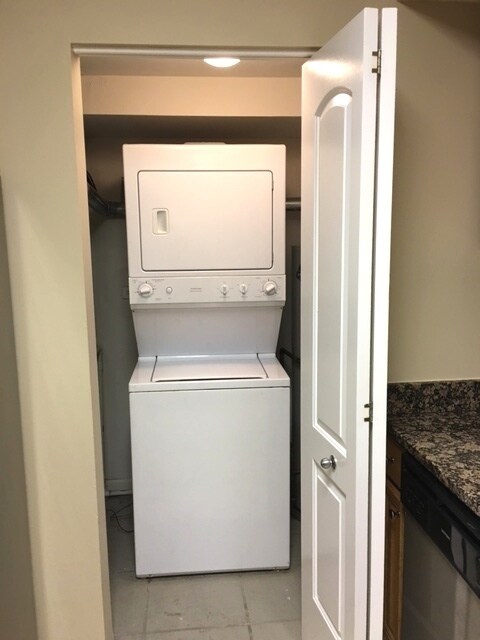 Building Photo - 9400 S 79th Ave