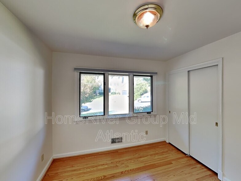 Building Photo - 4126 N Randolph St