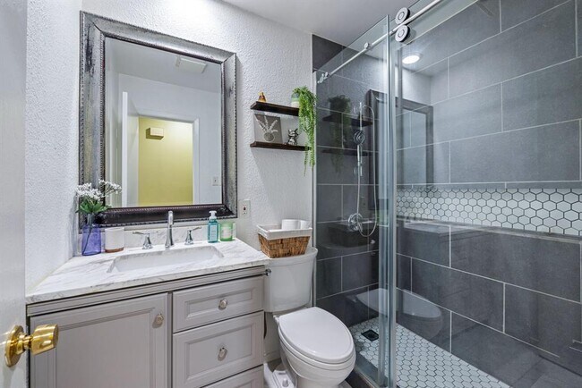 Building Photo - 10212 Rutland Village W