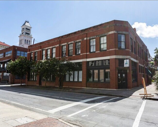 Building Photo - 20 W Oglethorpe Ave