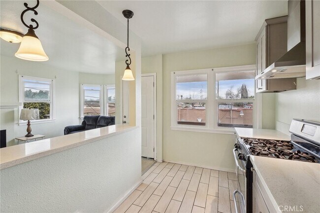 Building Photo - 122 W 110th St