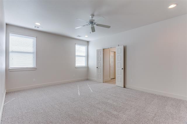 Building Photo - 402 Templeton Dr