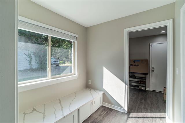 Building Photo - 2605 Briarwood Dr