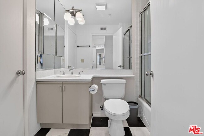 Building Photo - 3561 Clarington Ave