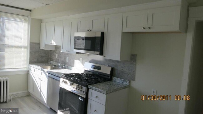 Building Photo - 5370 Lebanon Ave