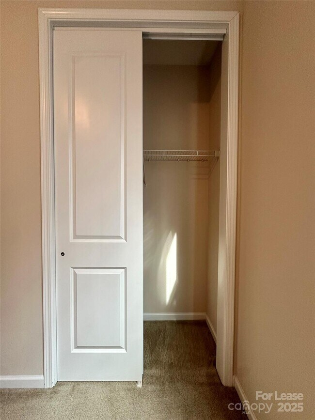 Building Photo - 4531 Hubbard Falls Dr