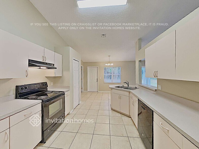 Building Photo - 1669 Templewood Ave