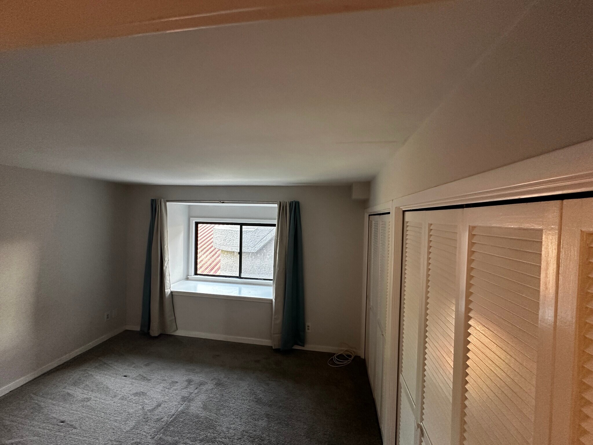 Building Photo - 90 Helmsman Way