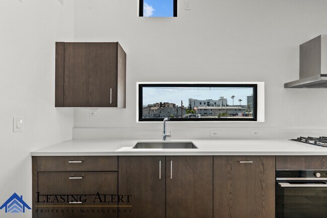 Building Photo - 5617 Klump Ave
