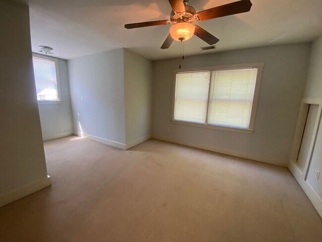 Building Photo - PRE-LEASING FOR AUGUST 2026!