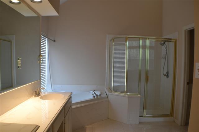 Building Photo - 4445 Lone Tree Dr