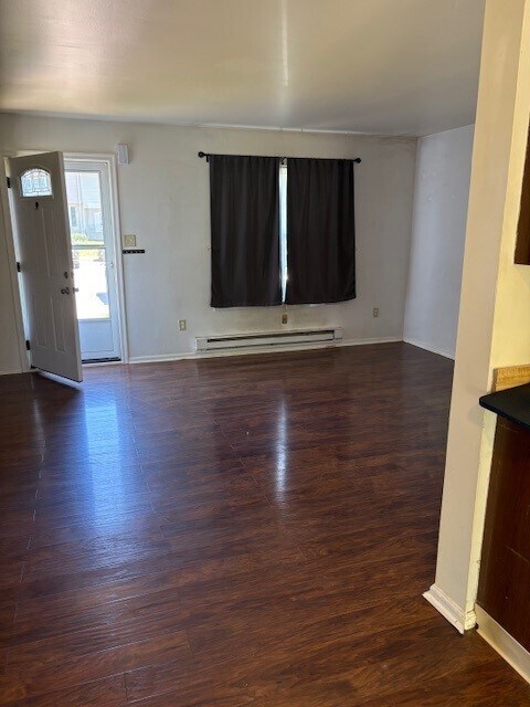 Building Photo - 434 Blaker Dr