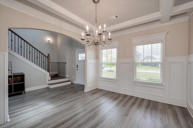 Building Photo - 707 Navan Ln