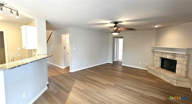 Building Photo - 209 Storm Mt Rd