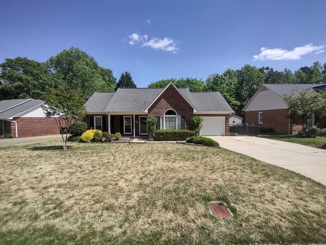 Primary Photo - Beautiful Brick Ranch located in Cinnamon ...