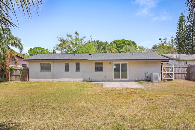 Building Photo - Move-In Ready 3-Bedroom Home with Spacious...