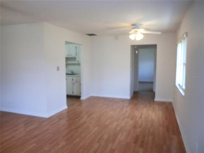 Building Photo - 1902 Andover St