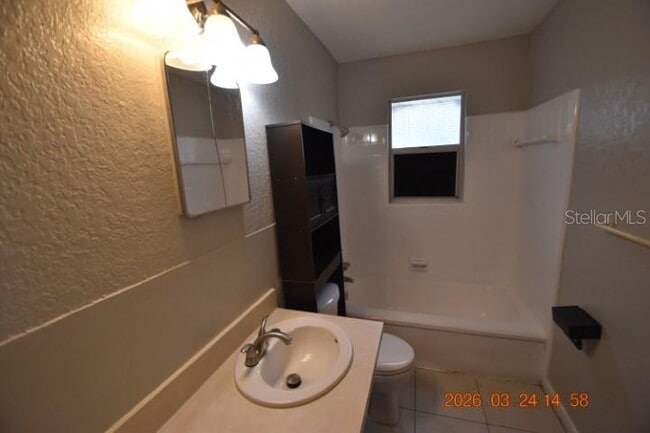 Building Photo - 4006 E Paris St