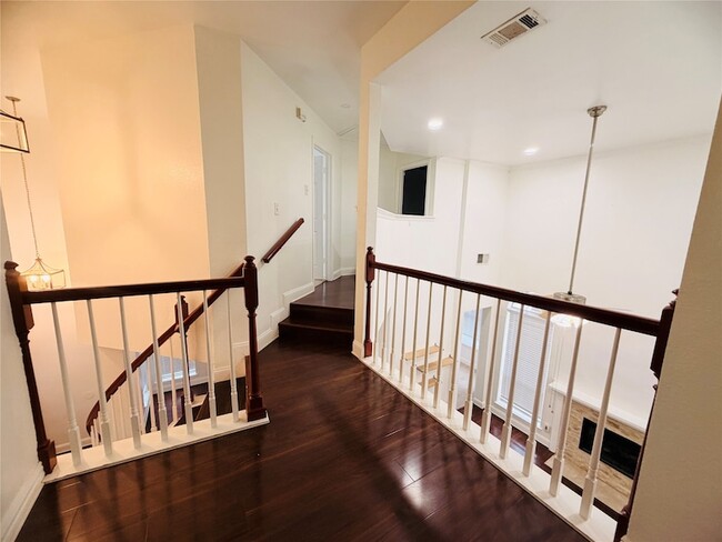 Building Photo - 434 Moonlight Way