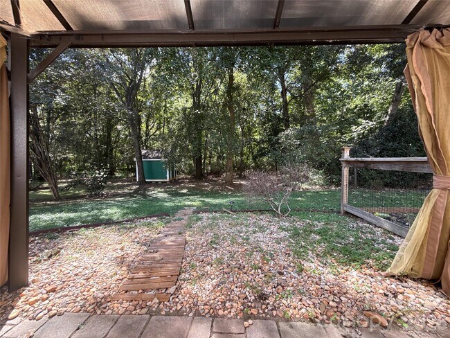 Building Photo - 14504 John Beck Dr