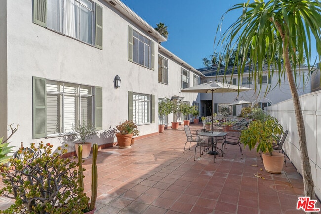 Building Photo - 1275 N Harper Ave