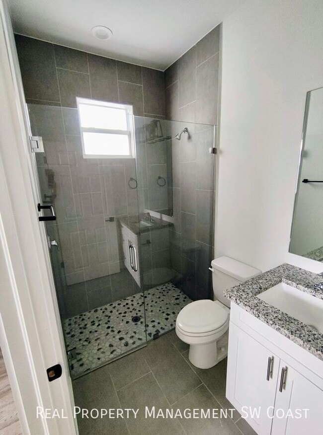 Building Photo - 2224 Kenneth Ave S