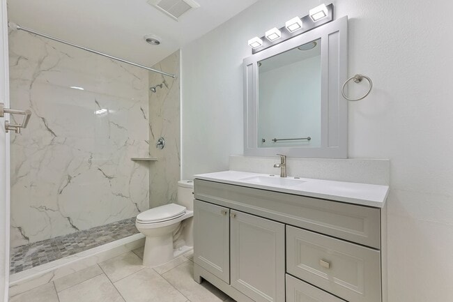 Building Photo - Massive Remodeled Tri-Level Near ASU with Diving Pool