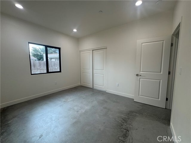 Building Photo - 8832 E Greenwood Ave