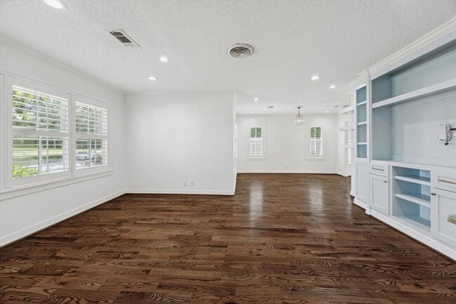 Building Photo - 1119 Grovewood Ln
