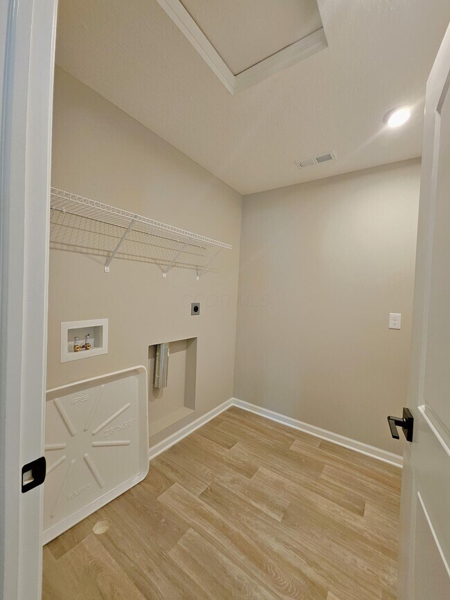 Building Photo - 8604 Apricot Wy