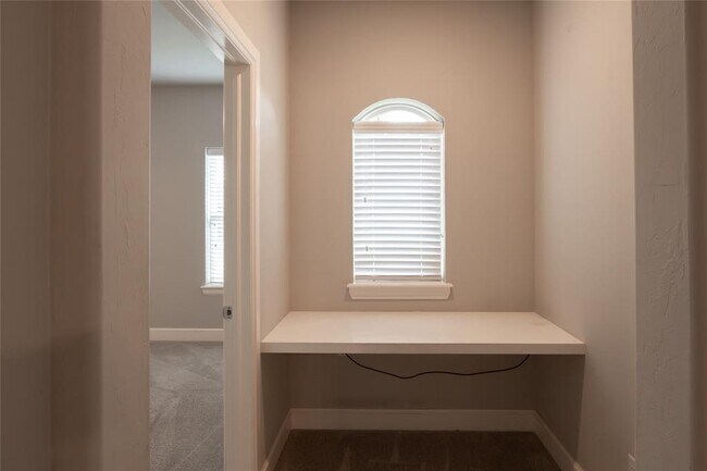 Building Photo - 12037 Ashford Dr